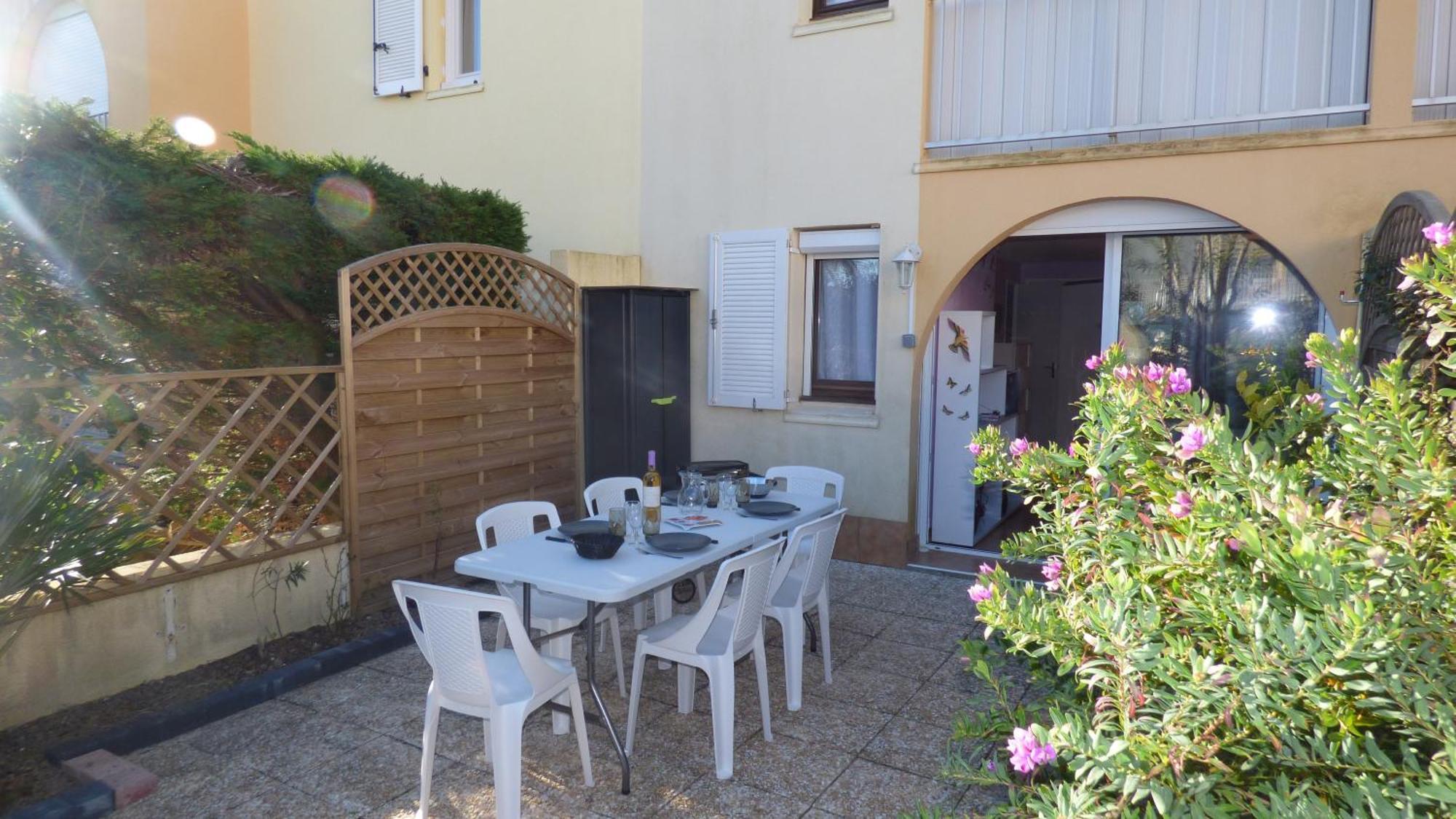 T2, Rez-de-jardin, Terrasse, Piscine, Les Maisons De La Plage, Plage * Narbonne-Plage